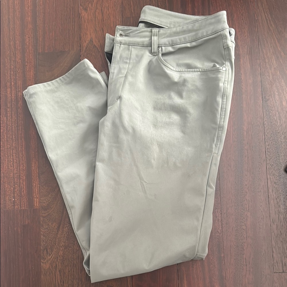 Lululemon Classic Fit Men’s ABC Pants